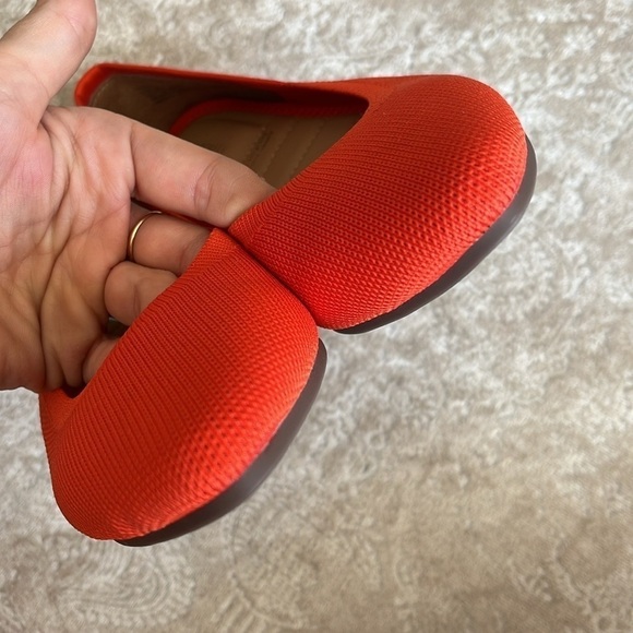 Brand New Cynthia Rowley Chelsea Flats Almond Toe Slip On Orange Fabric Knit - Picture 9 of 15